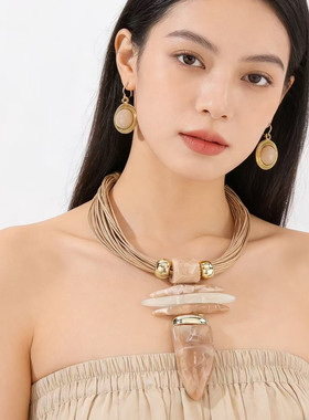 欧美新款夸张不规则树脂琥珀色