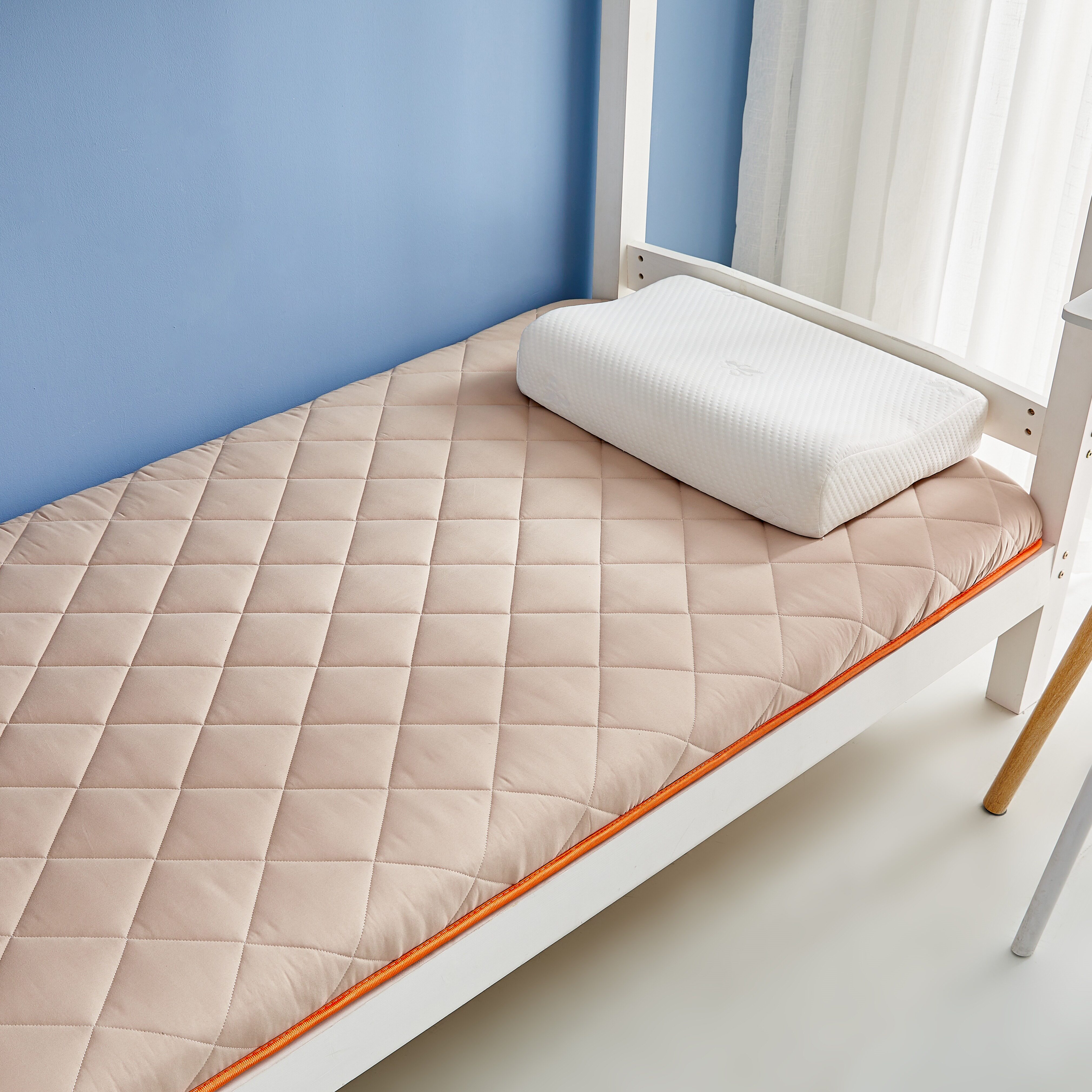  卡莫妮床垫/床褥/床护垫/榻榻米床垫