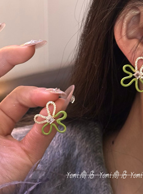 微镶锆石清新甜美花朵耳环耳钉女气质小众设计感甜美清新时髦耳饰