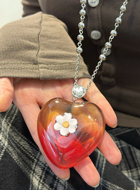 宋雨琦同款红色渐变树脂爱心蝴蝶结项链  春夏个性时髦度假长项链