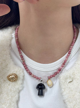 国内小众设计粉色天然石串珠搭配黑色蘑菇贝壳项链  度假风choker