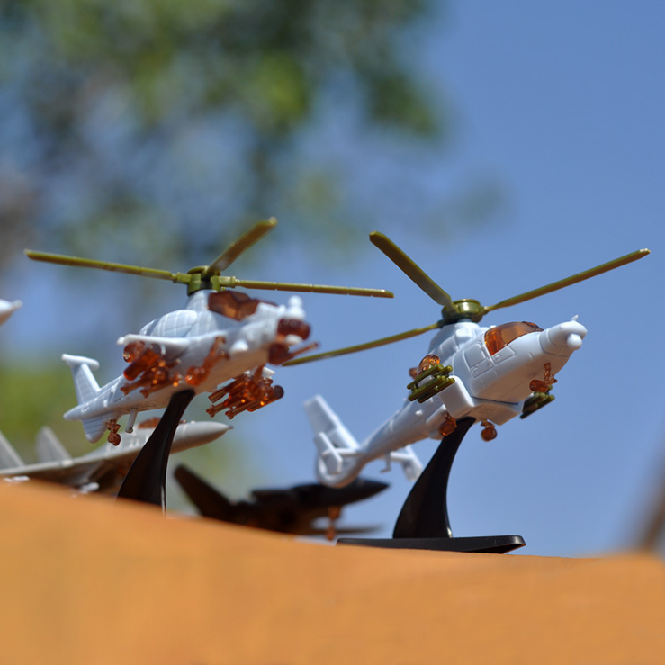 4D免胶拼装军事模型航空歼11战斗机摆件武直飞豹金雕预警飞机玩具 - 图1