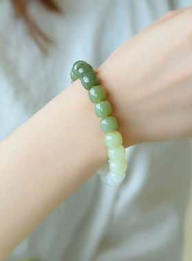 新疆和田玉晴水渐变色女湖水绿