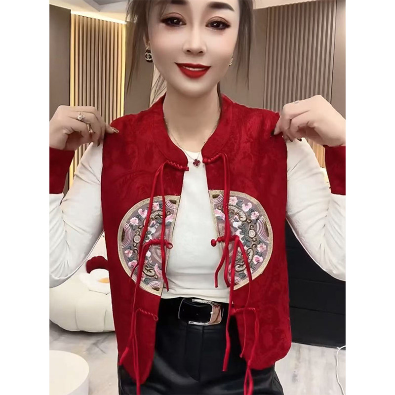 红色新中式马甲套装女2025新春复古提花国风盘扣刺绣打底衫两件套,淘宝优惠券,粉丝福利购,淘宝优惠卷
