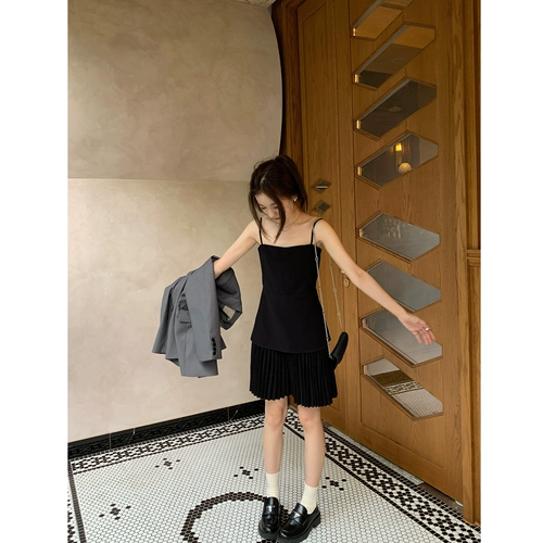 Приталенное платье, корсет, юбка в складку, французский стиль, облегающий крой