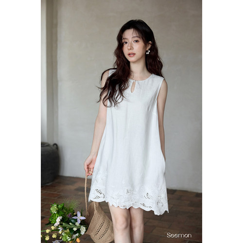 【夏末清仓】夏季韩系气质裙子宽松显瘦白色短款提花无袖连衣裙女 - 图1