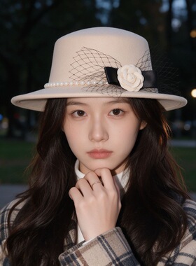 秋冬毛呢平顶帽女2026新款气质花朵装饰保暖防风户外旅行摄影礼帽