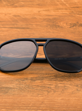 变色镜片感光变色男方形