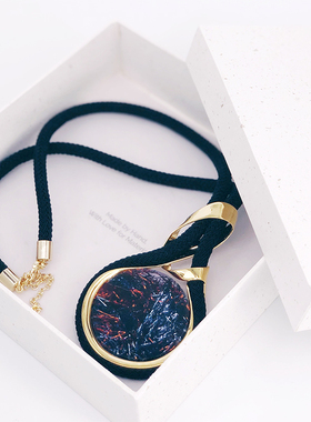 设计师品牌风金色项链吊坠