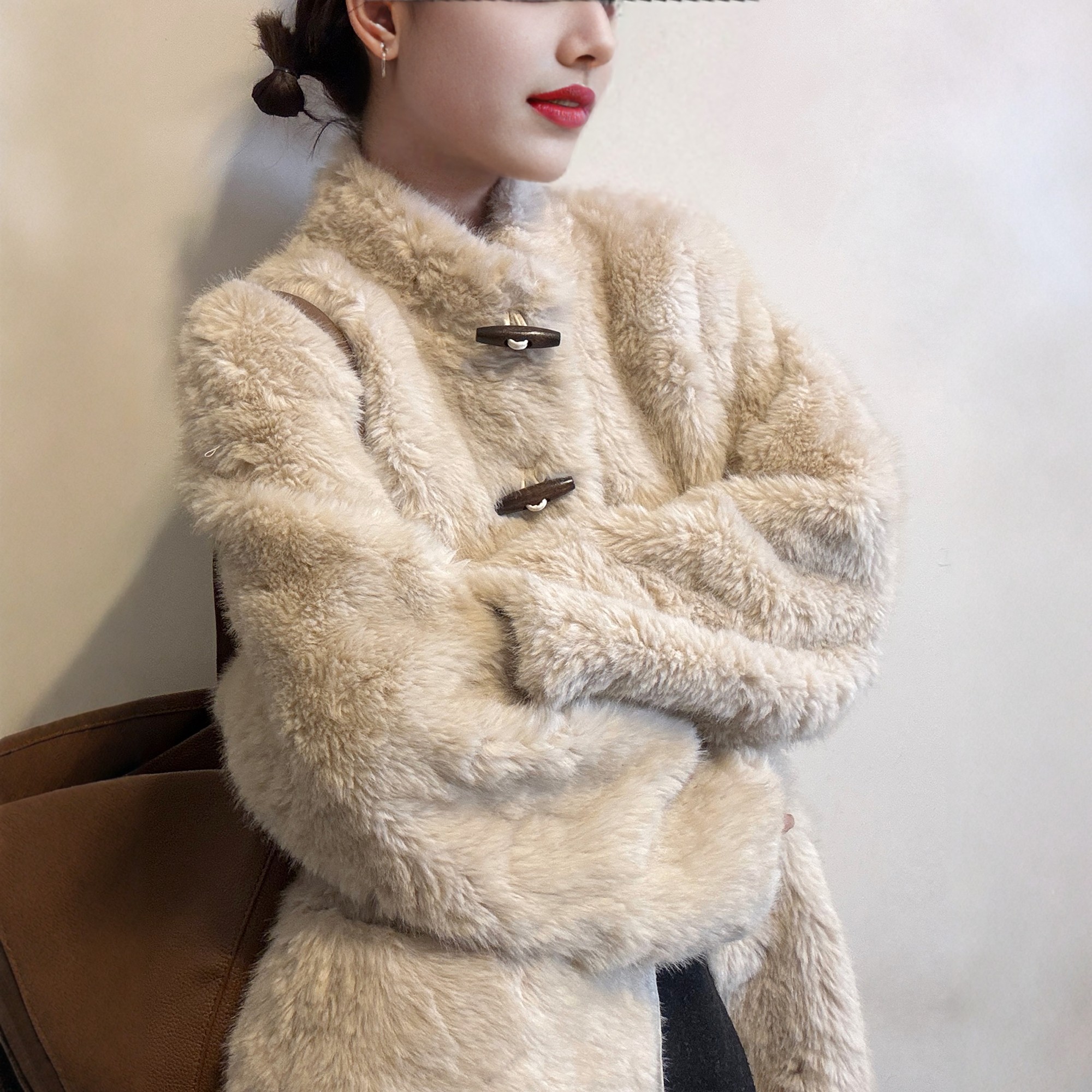 牛角扣皮毛一体皮草大衣女欧洲站2025冬装新款欧货女装时尚外套潮,淘宝优惠券,粉丝福利购,淘宝优惠卷