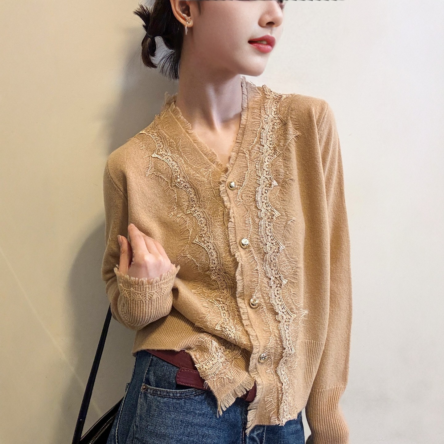 蕾丝拼接V领羊毛针织开衫女欧洲站2025冬装新款欧货女装打底衫潮,淘宝优惠券,粉丝福利购,淘宝优惠卷