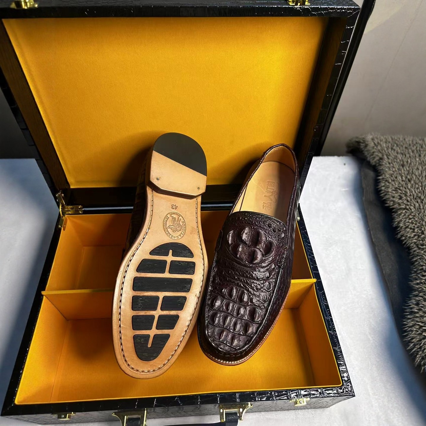 进口鳄鱼皮鞋棕色商务休闲百搭霸气头骨撤柜43男士一脚蹬真皮男鞋,淘宝优惠券,粉丝福利购,淘宝优惠卷