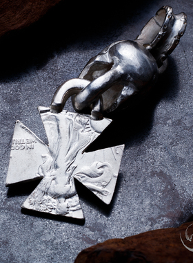 十字骷髅高山隆红宝石