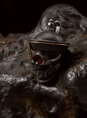 高山隆僵尸独眼骷髅头吊坠