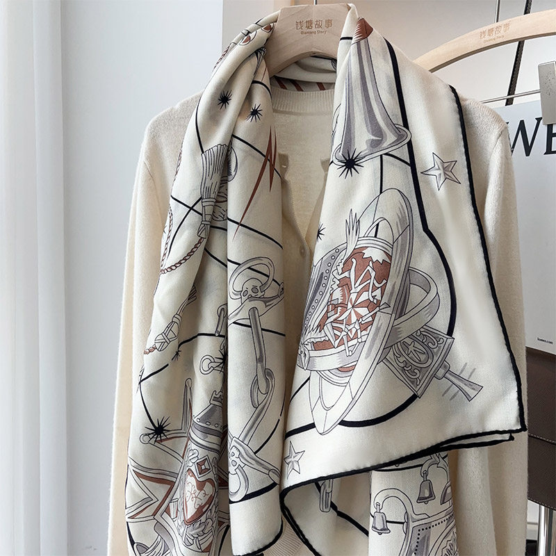 「中古收藏系列」奢品丝毛围巾女骑士真丝羊毛大方巾保暖披肩两用 - 图0