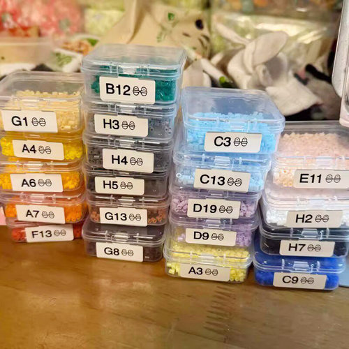 拼豆豆收纳盒分装专用工具盒高透明小方盒加厚简约家用分格小盒子 - 图1