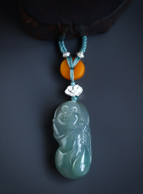 翡翠雕刻项链挂坠
