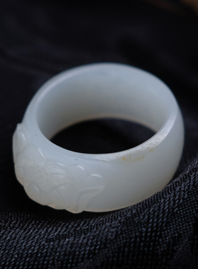 籽料雕刻白玉戒指
