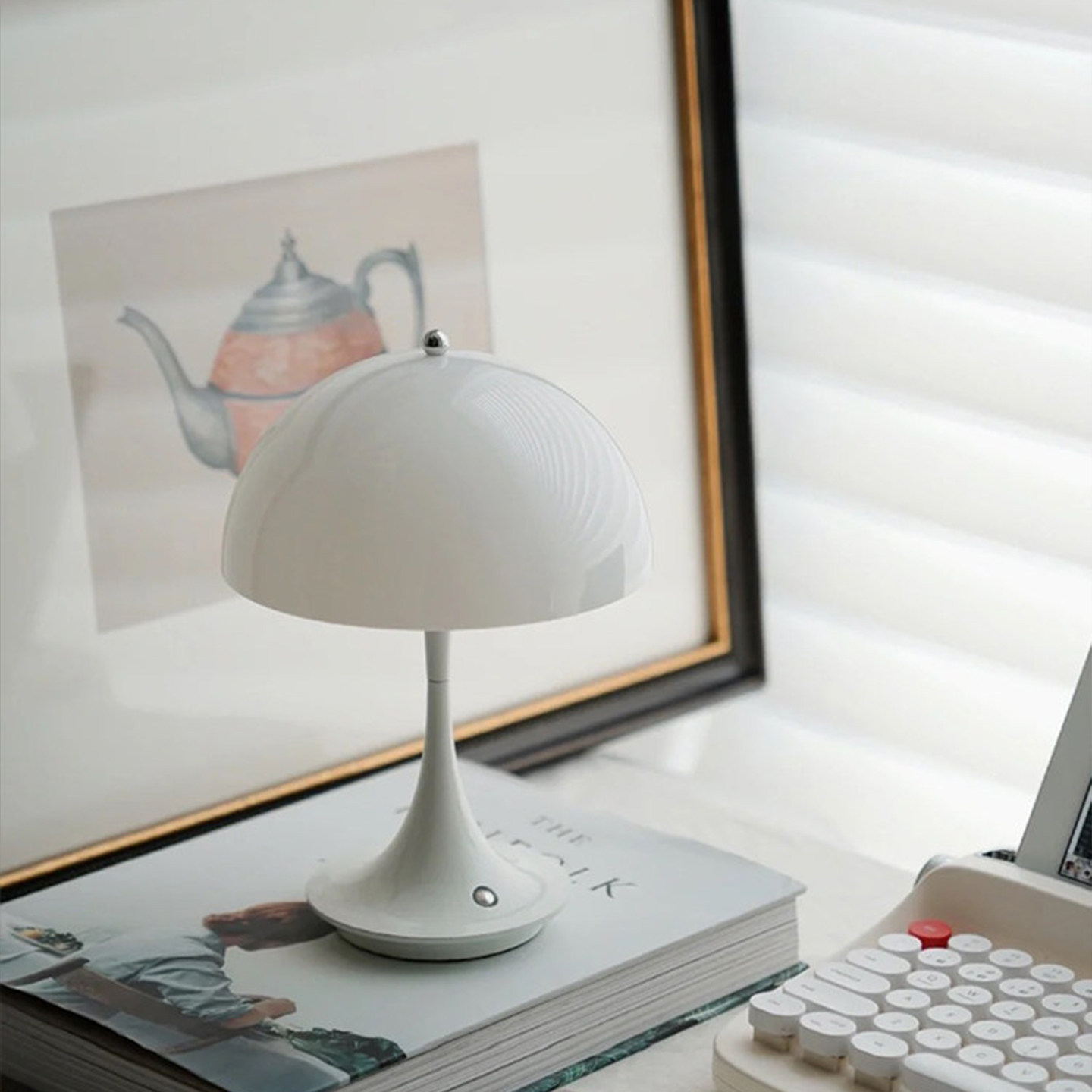 奶油简约水母台灯床头氛围灯卧室无线充电夜灯迷你花苞灯不插电源