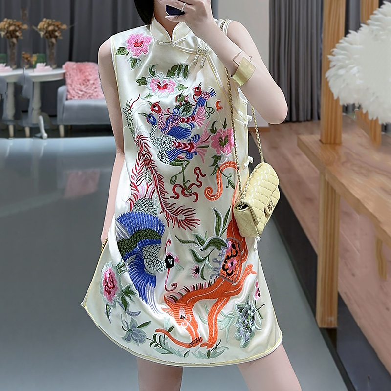 旗袍年轻款高端气质新中式国风裙子刺绣唐装女改良版民族风连衣裙-图0