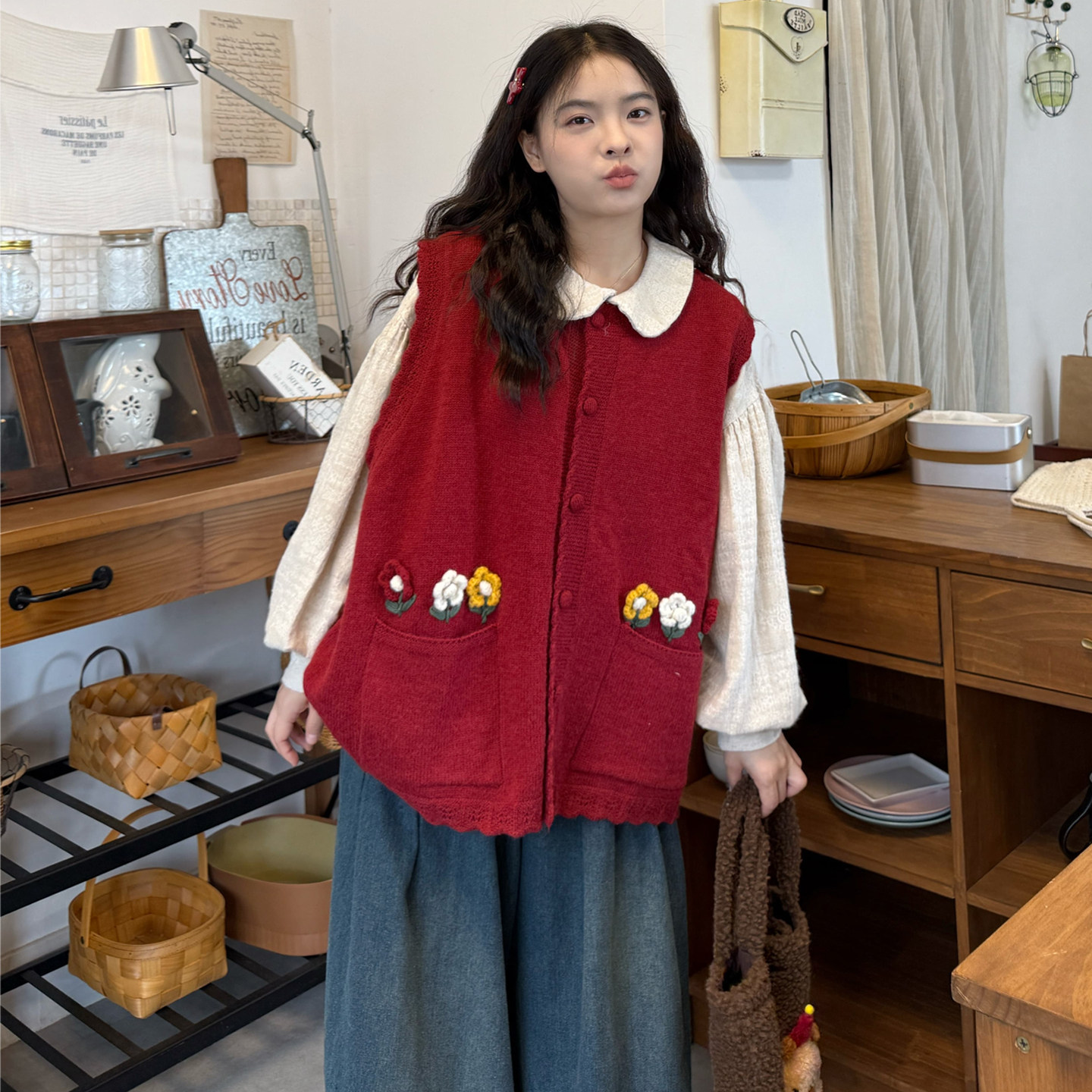 大码女装2025秋胖mm复古立体花朵马甲+娃娃领提花衬衣+牛仔裤套装,淘宝优惠券,粉丝福利购,淘宝优惠卷