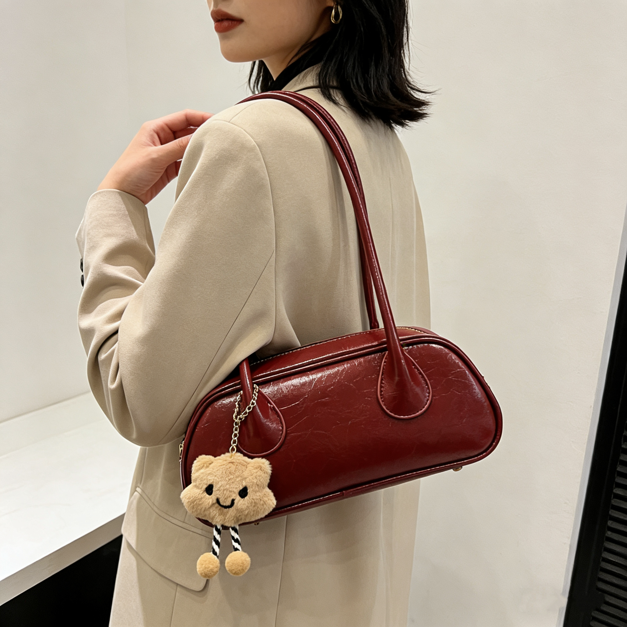 法式小众设计保龄球腋下包女2026新款高级感大容量手提单肩通勤包,淘宝优惠券,粉丝福利购,淘宝优惠卷