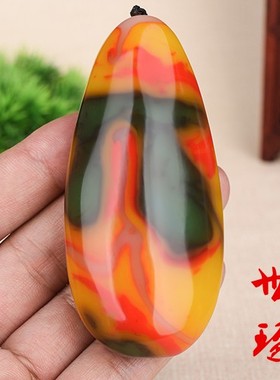 新疆和田玉七彩玉原石鸡血玉把件