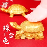 Годовой, хватаясь за Чжурной Черепах, памятный ребенок, наступающий на золотую черепаху тысячелетие китайского чистого ремесленного мастерства, чтобы поймать недельное украшение дня рождения