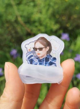 BLACKPINK周边粉墨应援胸JENNIE金智秀LISA朴彩英ROSE胸针徽章礼