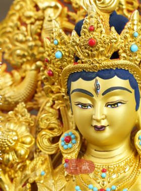 藏传纯铜鎏金白度母佛像带背光