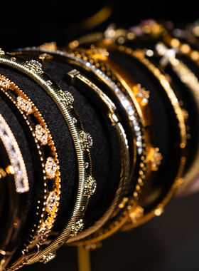 香港高定厚镀18K玫瑰金粉色真皮马蹄扣手镯