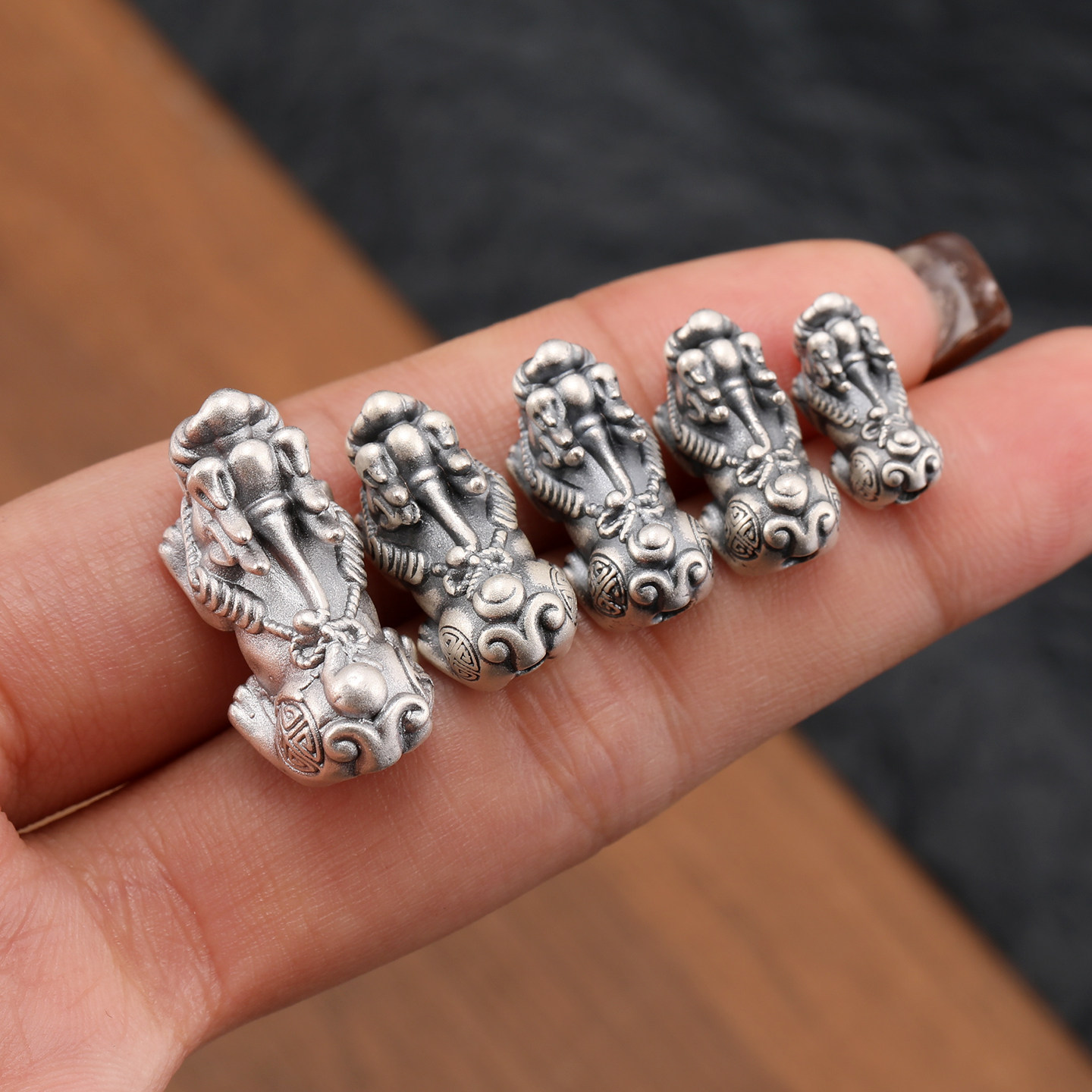 本命年足银招财纳福铜钱貔貅穿孔散珠3D硬银diy红绳手链银配件,淘宝优惠券,粉丝福利购,淘宝优惠卷