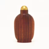 Закусочная бутылка бревна с твердой деревянной ложкой металлическая ложка, древесное сандаловое дерево красное розовое дерево, сигаретный горшок