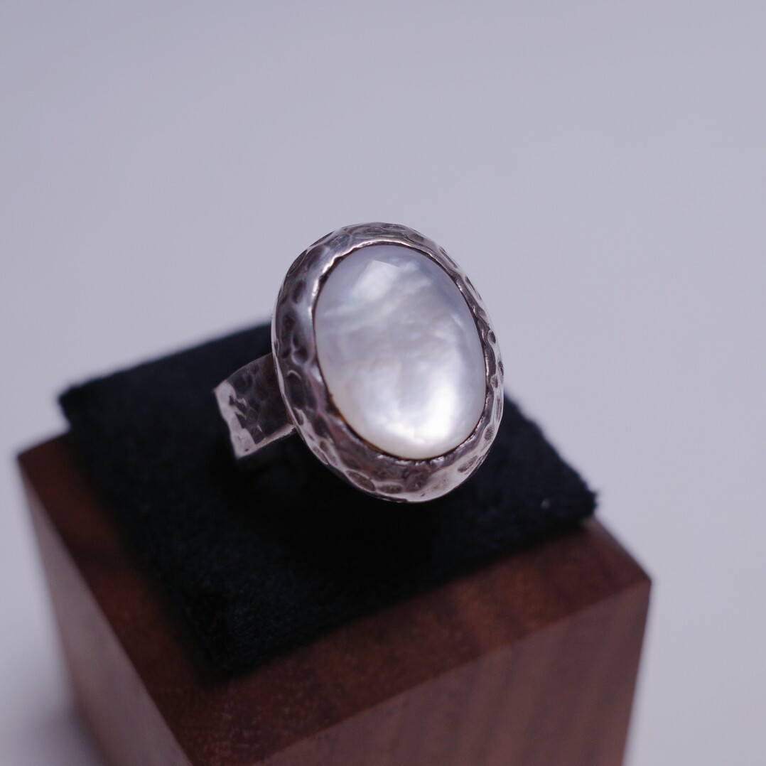 Made in Japan, Xubai original design s925 silver handmade hammered mother-of-pearl ring