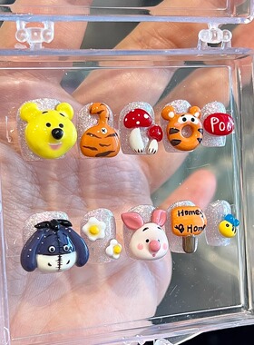 任民币｜迪士尼小熊维尼手工穿戴甲可爱卡通美甲贴片成品