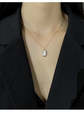 韩风气质方形白贝母面小方坠钛钢项链小众高级感精致 ins百搭复古