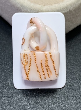 七宝珊瑚：爱心锁吊坠粉色爱心锁吊坠适合DIY镶嵌或直接佩戴