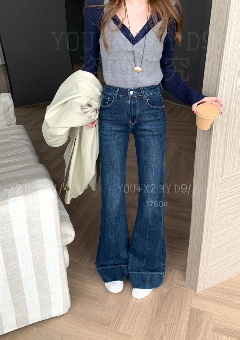 热销秋季新款坑条气质梨型身材遮胯高腰显瘦显瘦直筒微喇牛仔裤女