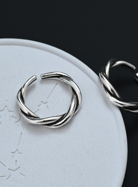 简约线条交叉缠绕戒指女时尚小众个性嘻哈复古麻花开口指环食指戒