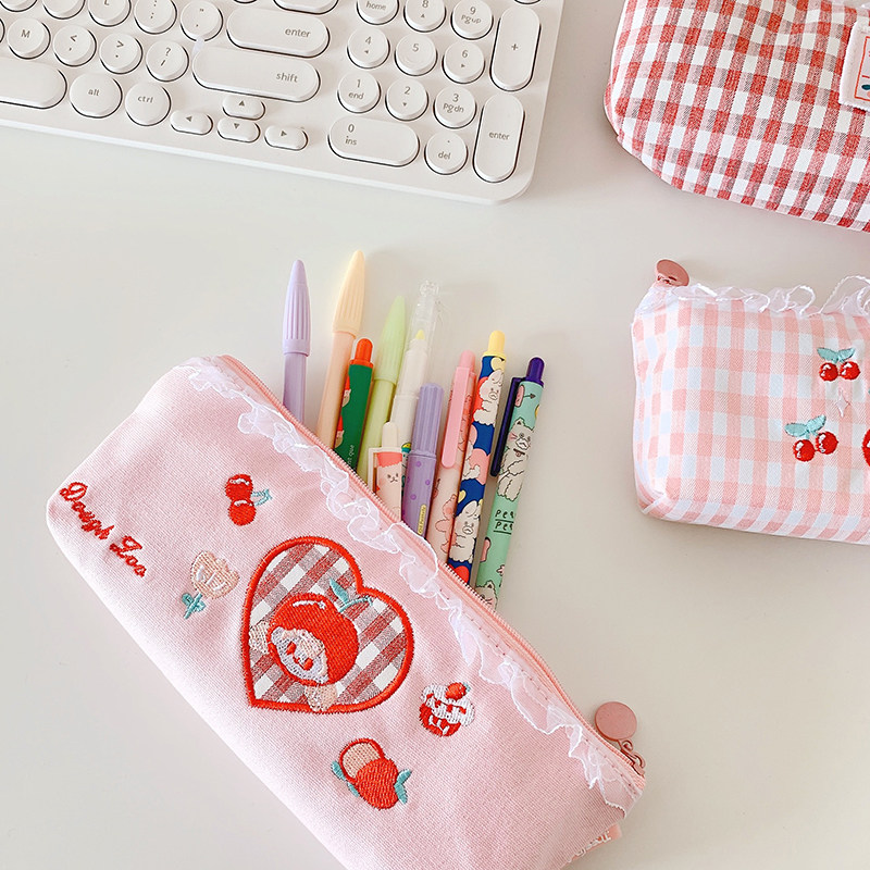 Lace cute cartoon bear inverted trapezoid stationery bag
