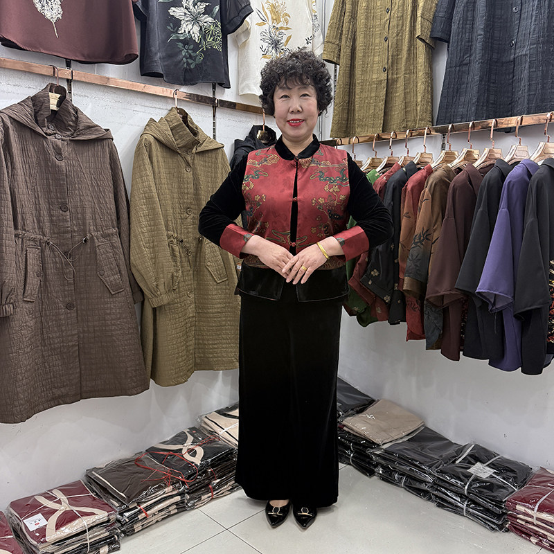 中老年妈妈早春新款民族风洋气套装2025年马夹外套显瘦T恤丝绒裤,淘宝优惠券,粉丝福利购,淘宝优惠卷