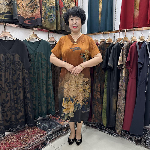 四十五岁女人重磅真丝夏装改良旗袍妈妈连衣裙V领宽松小个子中长 - 图0