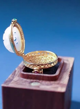 陶乐溪香囊戒指籽料可以打开雕花