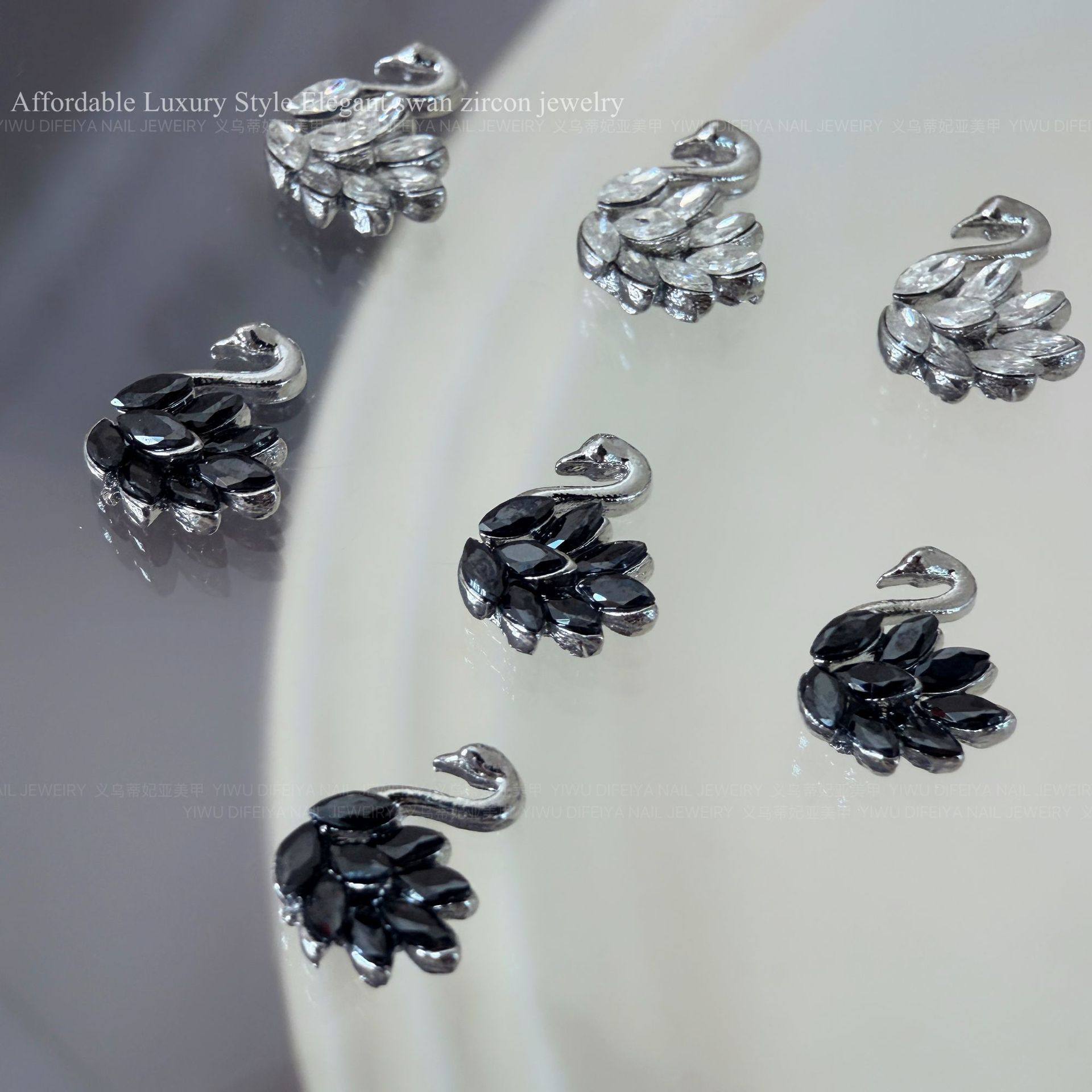 赫本风黑天鹅锆石美甲饰品爆闪成品堆钻法式diy穿戴甲钻配饰,淘宝优惠券,粉丝福利购,淘宝优惠卷