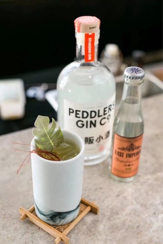 巷贩小酒精酿金酒系列/中国 PEDDLERS GIN 盐渍梅 狡蛇金酿礼盒 - 图2