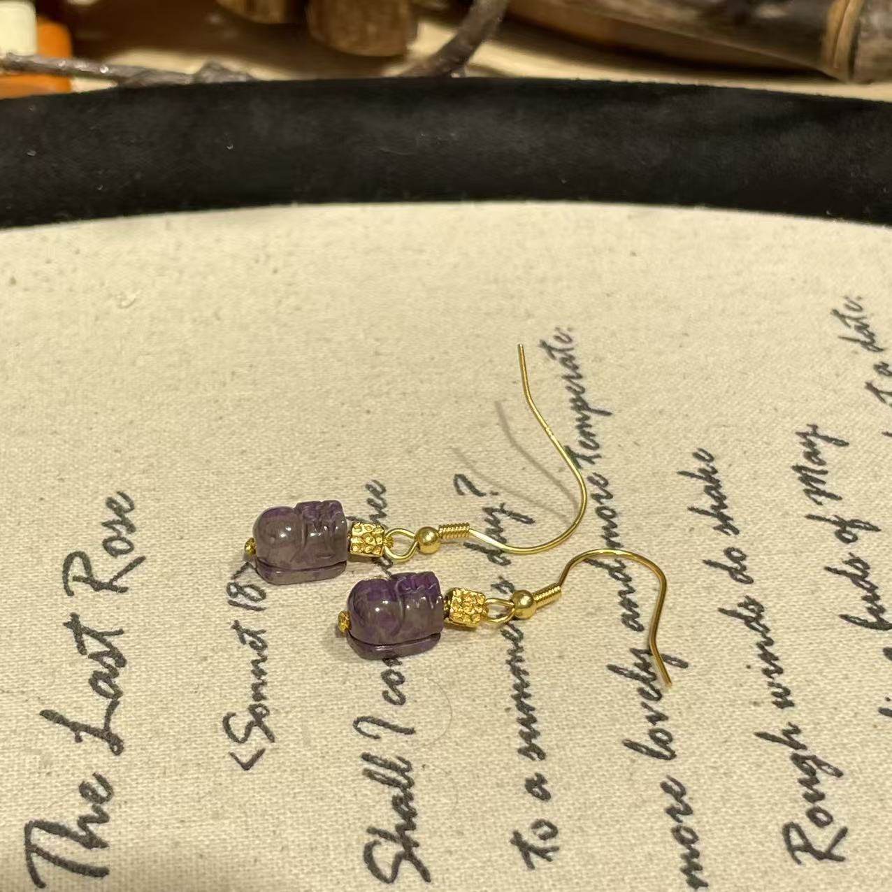 南非舒俱来老油紫貔貅耳钩s925（若木）AZB8796,淘宝优惠券,粉丝福利购,淘宝优惠卷