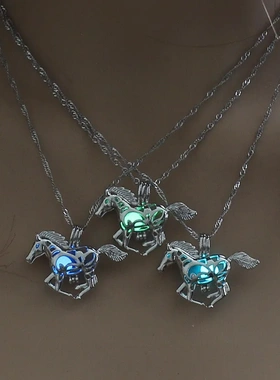 Hot sale Glow in the Dark animal Horse necklace luminous