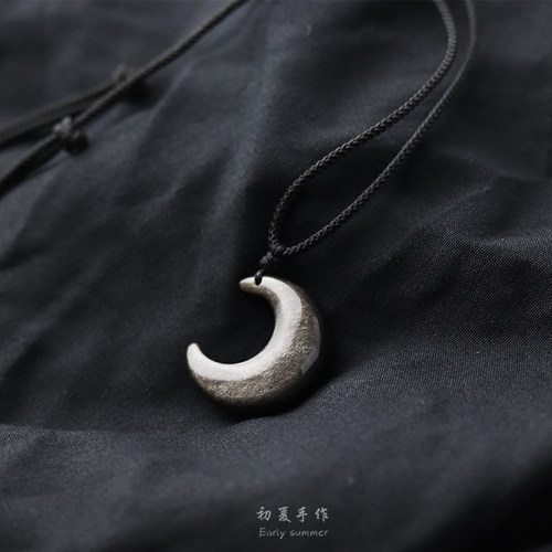天然银曜石月亮项链守护星月牙吊坠酷感水晶男女百搭情侣闺蜜礼物 - 图1