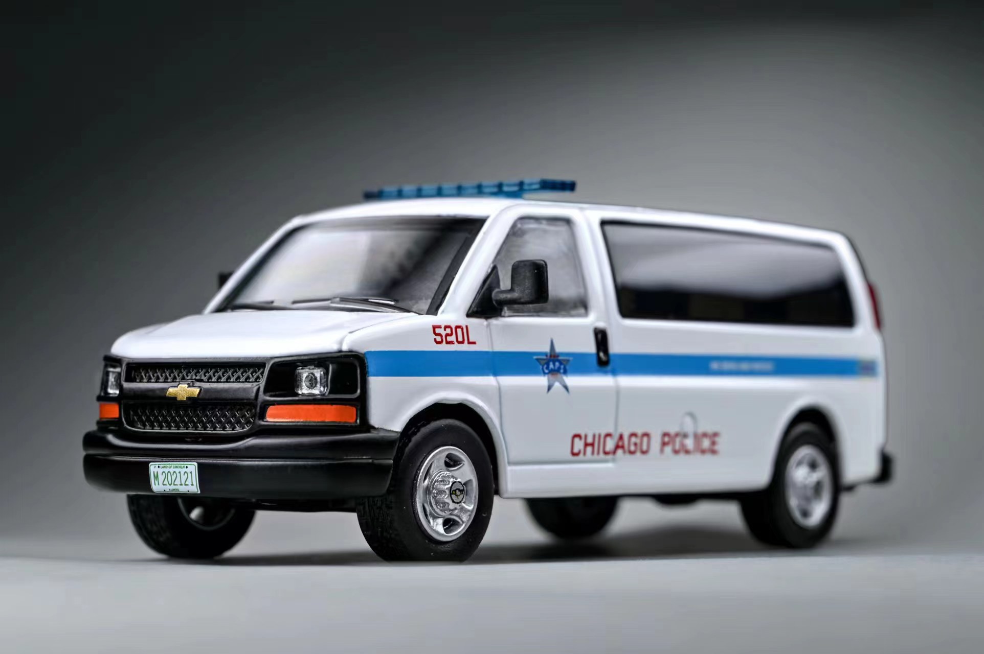 596Model 1:64 雪佛兰面包车VAN GULF芝加哥警车涂装/DHL仿真合金 - 图0