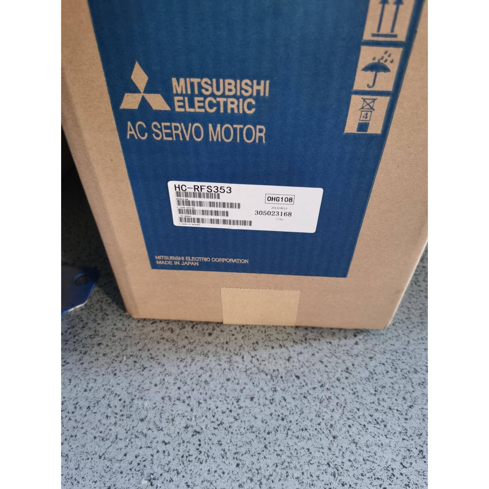 原装正品三菱伺服马达 HC-RFS103 HC-RFS103B 现货功能包好品质现 - 图1